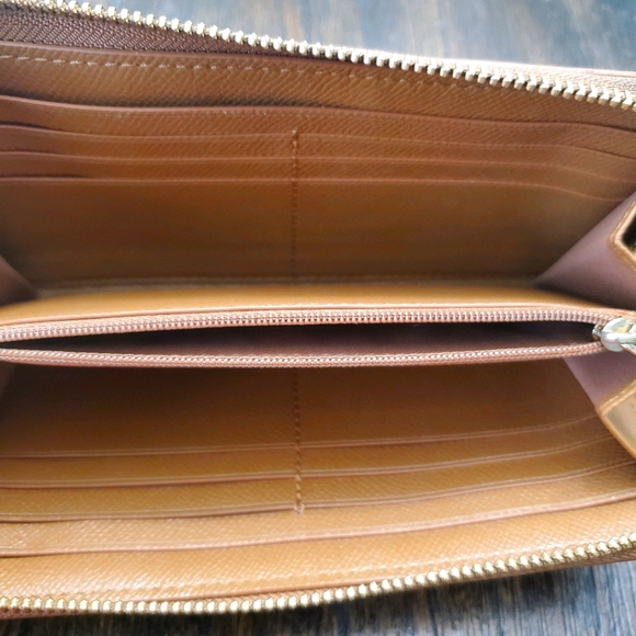 Wallet - Picture 5 of 6